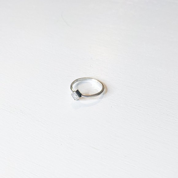 Minimal VS Princess Diamond Engagement Ring - Picture 2 of 3